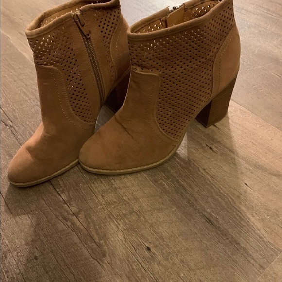 Universal Thread booties - Picture 5 of 5